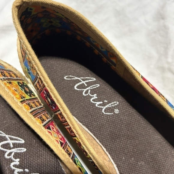 Ladies Abril colorful slip on shoes size 7.5 made in Mexico - Picture 3 of 9